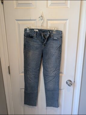 GAP Women's Straight-Leg Jeans in Washed Blue